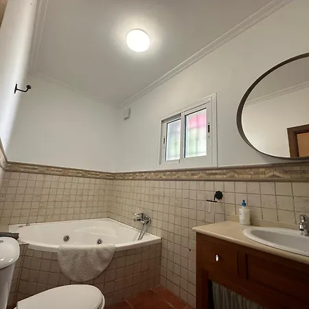Villa Andaluza Jacuzzi Piscina Palmeras